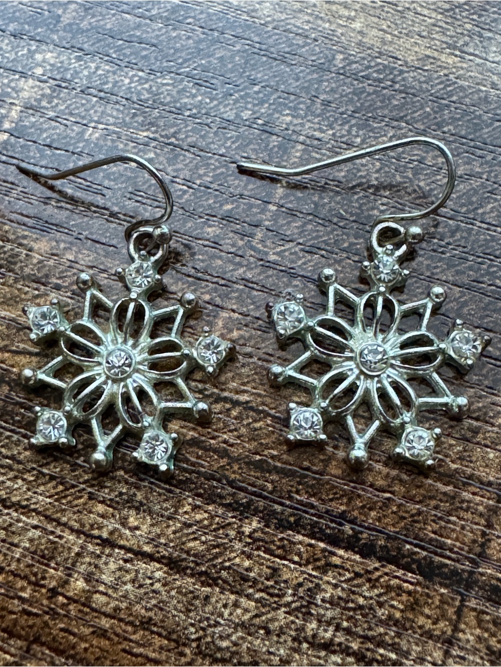 Silver Tone Snowflake Dangle Earrings With Rhinestones New